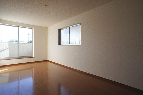 Non-living room. 6 Building