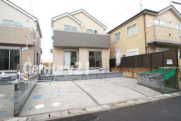 Local appearance photo. 1 Building