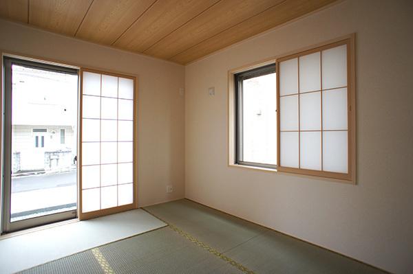 Non-living room. 1 Building