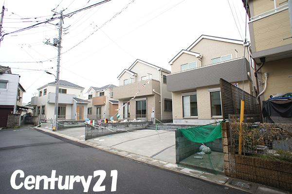 Local photos, including front road. 12 / 10 shooting