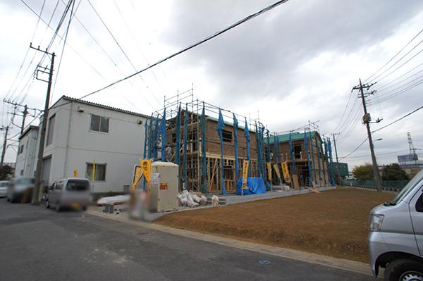 Local photos, including front road. Local (12 May 2013) Shooting 