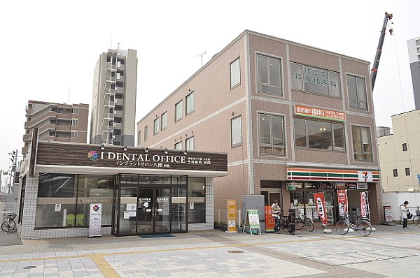 Convenience store. 240m to Seven-Eleven (convenience store)
