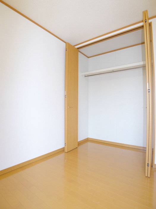 Receipt. You can also apply a long coat. 