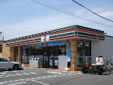 Convenience store. Seven-Eleven (convenience store) to 400m