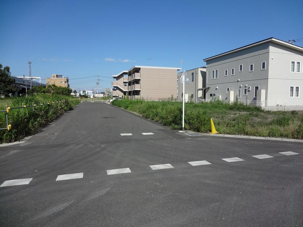 Local photos, including front road. Local (09 May 2013) Shooting