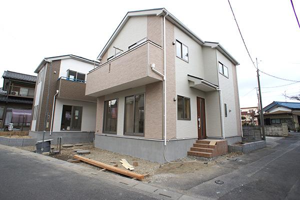 Local appearance photo. 1 Building