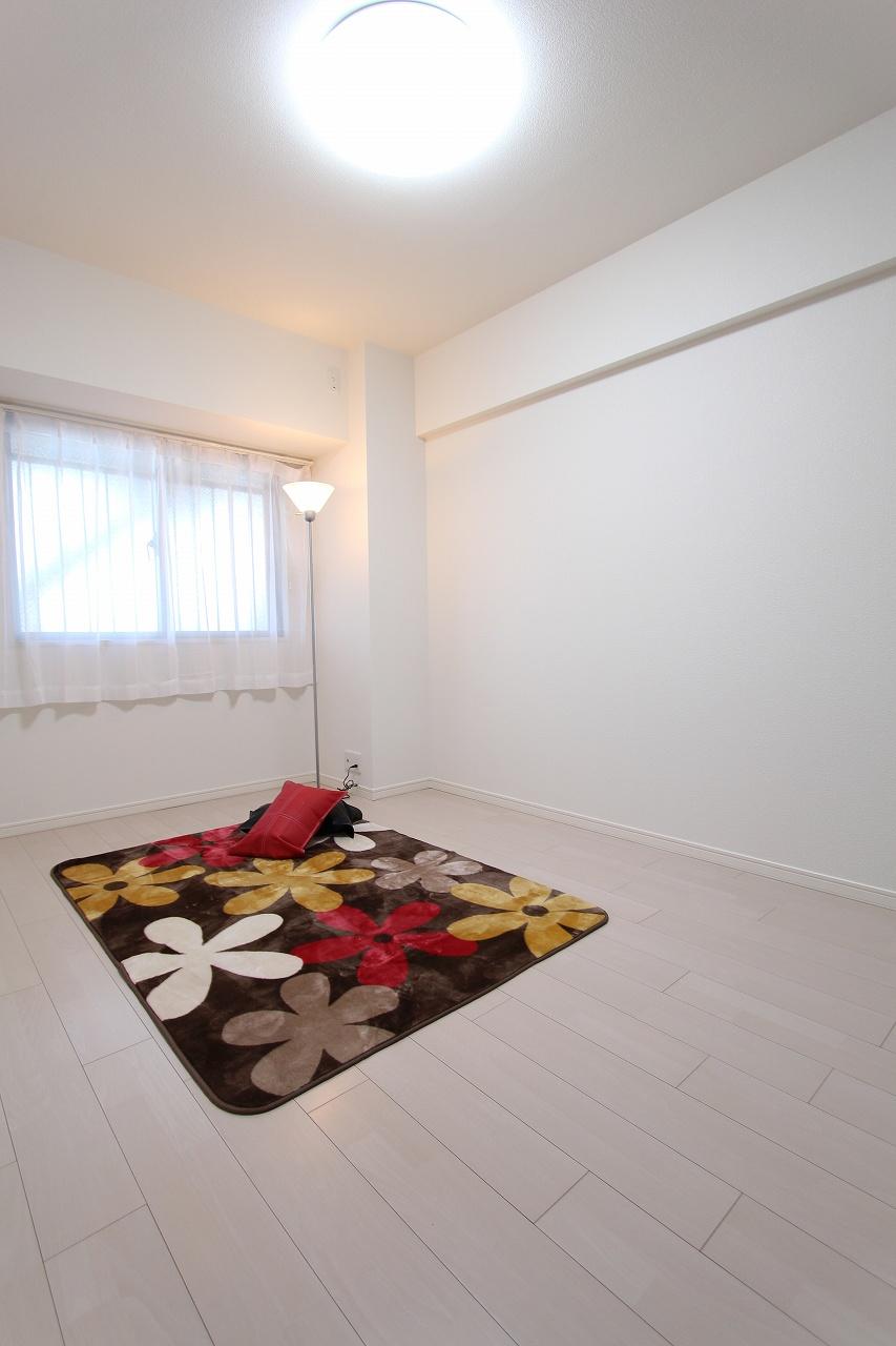 Non-living room. Western-style 6.5 Pledge