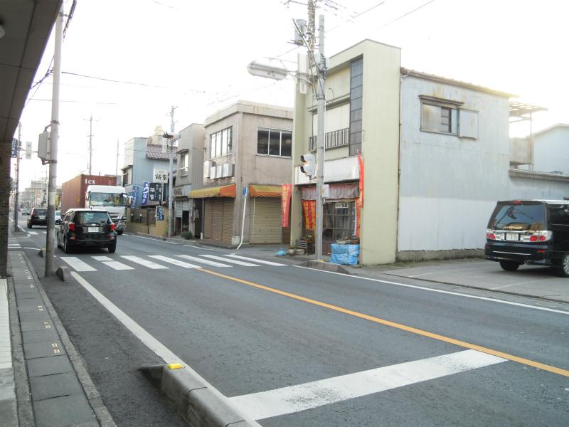 Local photos, including front road. Local (12 May 2013) Shooting