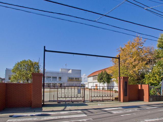 Primary school. Yoshikawa City Yoshikawa Elementary School