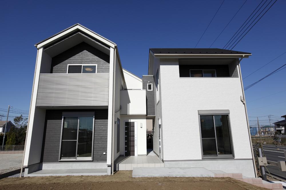 Two-family model house "Sumairia"