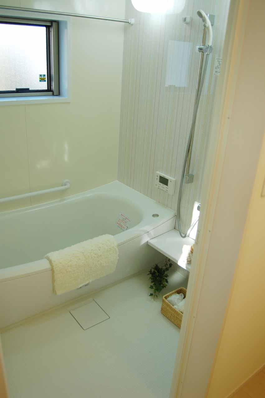 Bathroom. Always comfortable bath time dated bathroom dryer