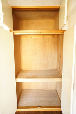 Receipt. This large storage space!