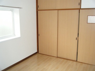 Living and room. It is the second floor of the Western-style! 