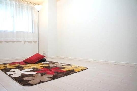 Non-living room. bedroom