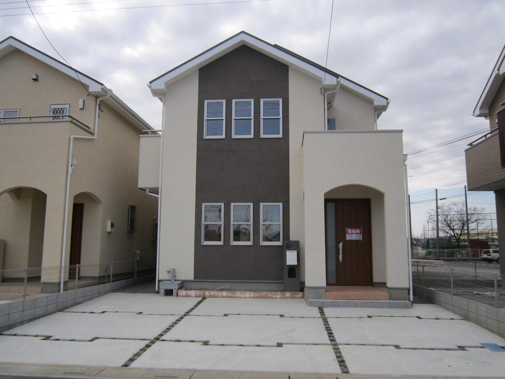 Local appearance photo. Local (January 2013) shooting C Building