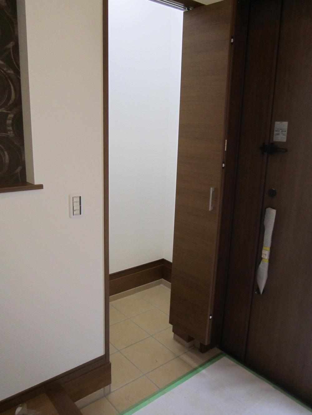 Other introspection. Indoor (February 2013) shooting B Building