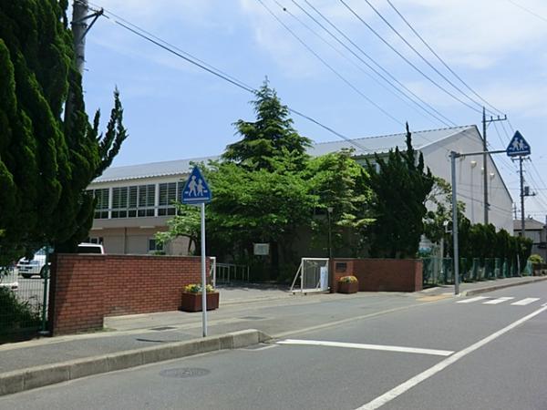 Junior high school. 2900m to the south junior high school