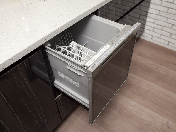 Kitchen.  [Dishwasher] Panasonic dishwasher, Easy Auto to dryness from dishwashing. Firmly drop the dirt in the high-temperature cleaning of about 70 ℃. Of the amount of water used is hand-wash 1 / 7 or less. Because the sound is also quiet, It does not interfere with the time in the living room. (option)