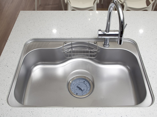 Kitchen.  [Quiet sink & kitchen water purifier] Adopt a platter and also easy to wash wide sink large utensils at the time of the party. With less scratches, The sound of water wings is hard to quiet the specifications to. Also, In addition to that you can use to stretch the head, That can be switched in four ways, such as water purification shower, It was equipped with a faucet integrated water purifier.