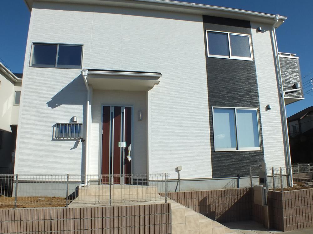 Local appearance photo. Local (12 May 2013) Shooting