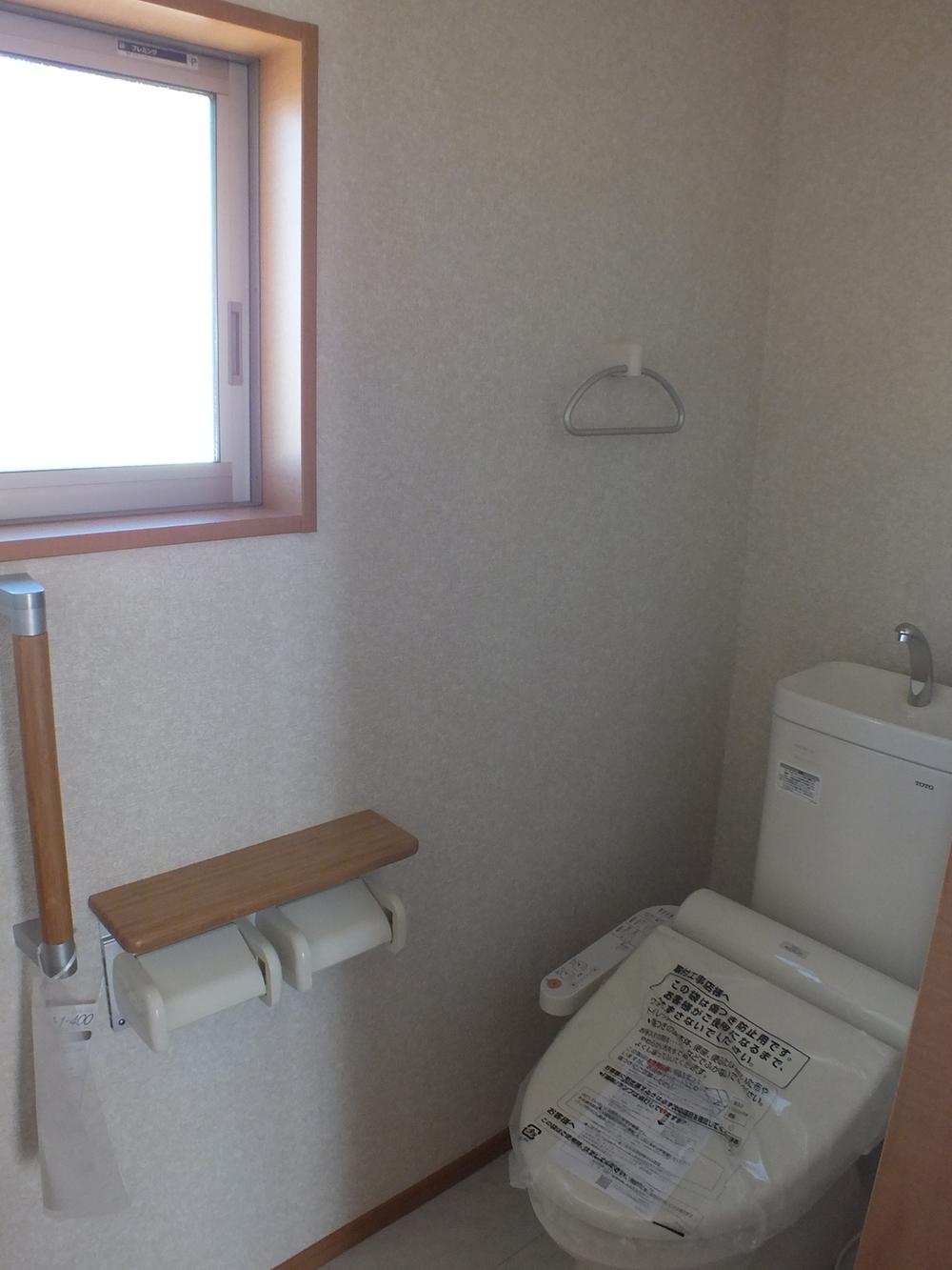 Toilet. Indoor (12 May 2013) Shooting