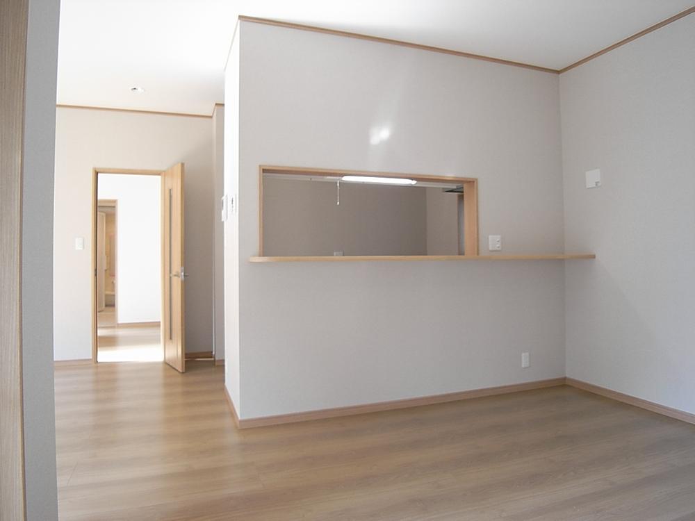 Living. Face-to-face kitchen, Living with a counter