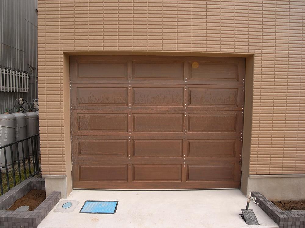 Parking lot. The Karejidoa of electric was wearing