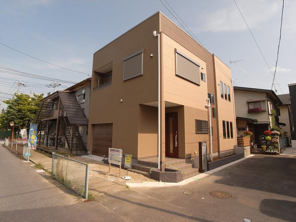 Local photos, including front road. Local (August 2013) Shooting