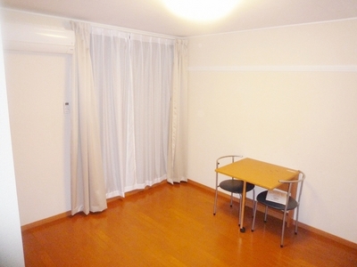 Living and room. 1F flooring, 2F or more will be the carpet