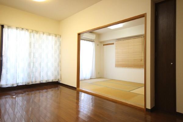 Living. Mansion interior introspection Pictures - living window are many expressive living simple room design interior shine well