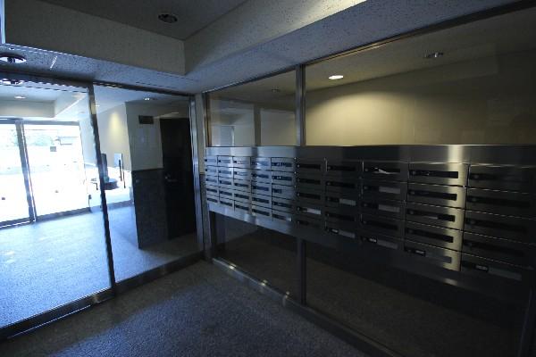 lobby. Neatly organized mailbox