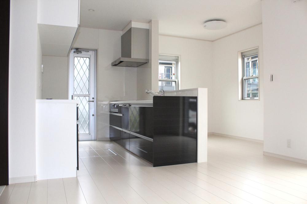 Kitchen. Local (July 2013 shooting: B Building)