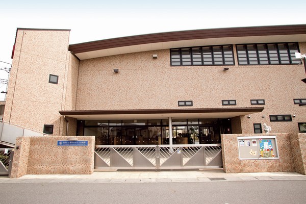 "Yoshikawa Musashino kindergarten," a 10-minute walk (about 740m)