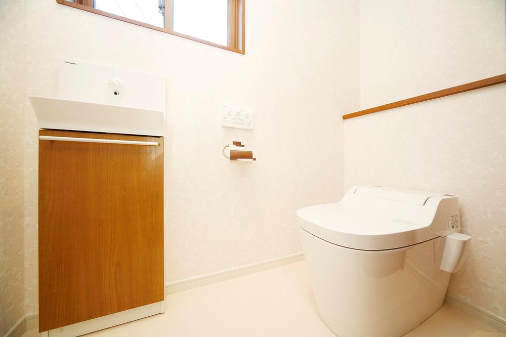 Toilet. La Uno S optional settings! Time to so me without permission wash the toilet to flow, For us to help the people hassle of busy day-to-day.