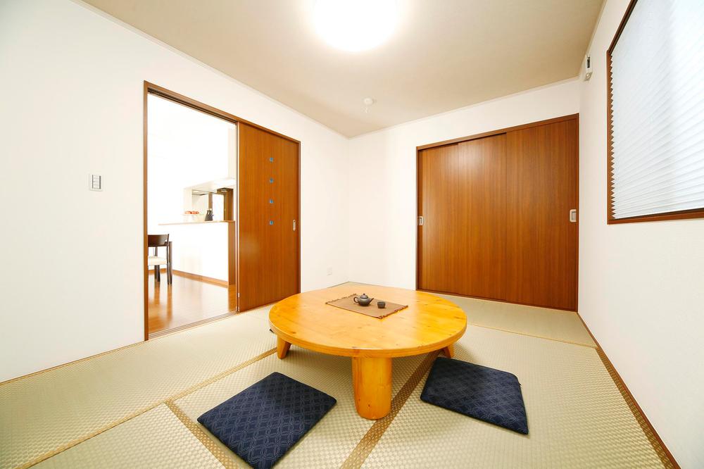 Other introspection. Western-style Japanese-style building! Closet of three sliding door is housed is rich widely because of the meter specification.