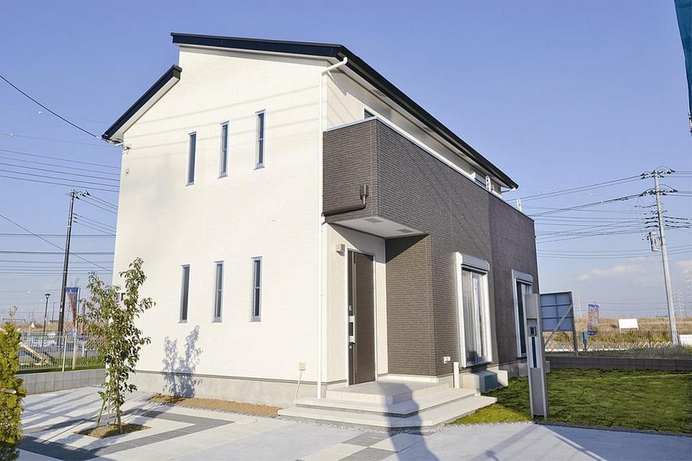 Local appearance photo. Smart House of the C Building only solar system installed