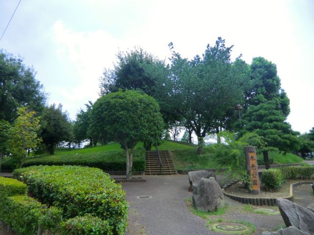 park. 570m until cucumber park (park)