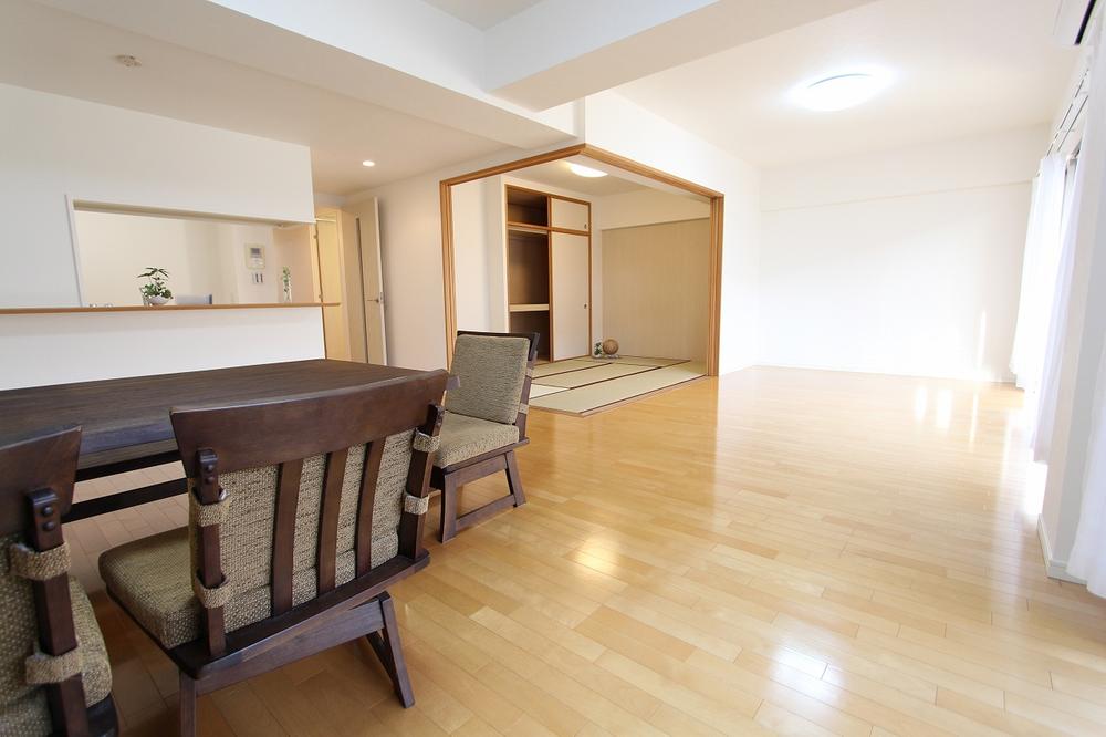 Living. Reform is the content. □ Kitchen faucets ・ Stove exchange □ Toilet replacement shower □ cross ・ CF Chokawa □ Exchange tatami mat ・ Fusumahakawa □ First base air-conditioned new □ House cleaning Etc