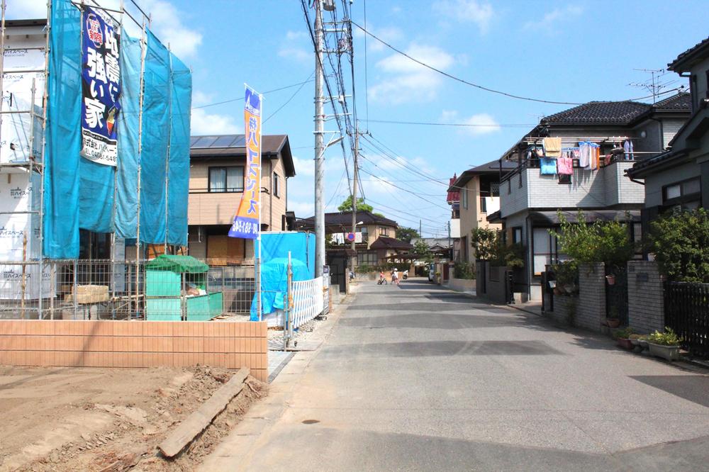 Local photos, including front road. Local (July 2013) Shooting