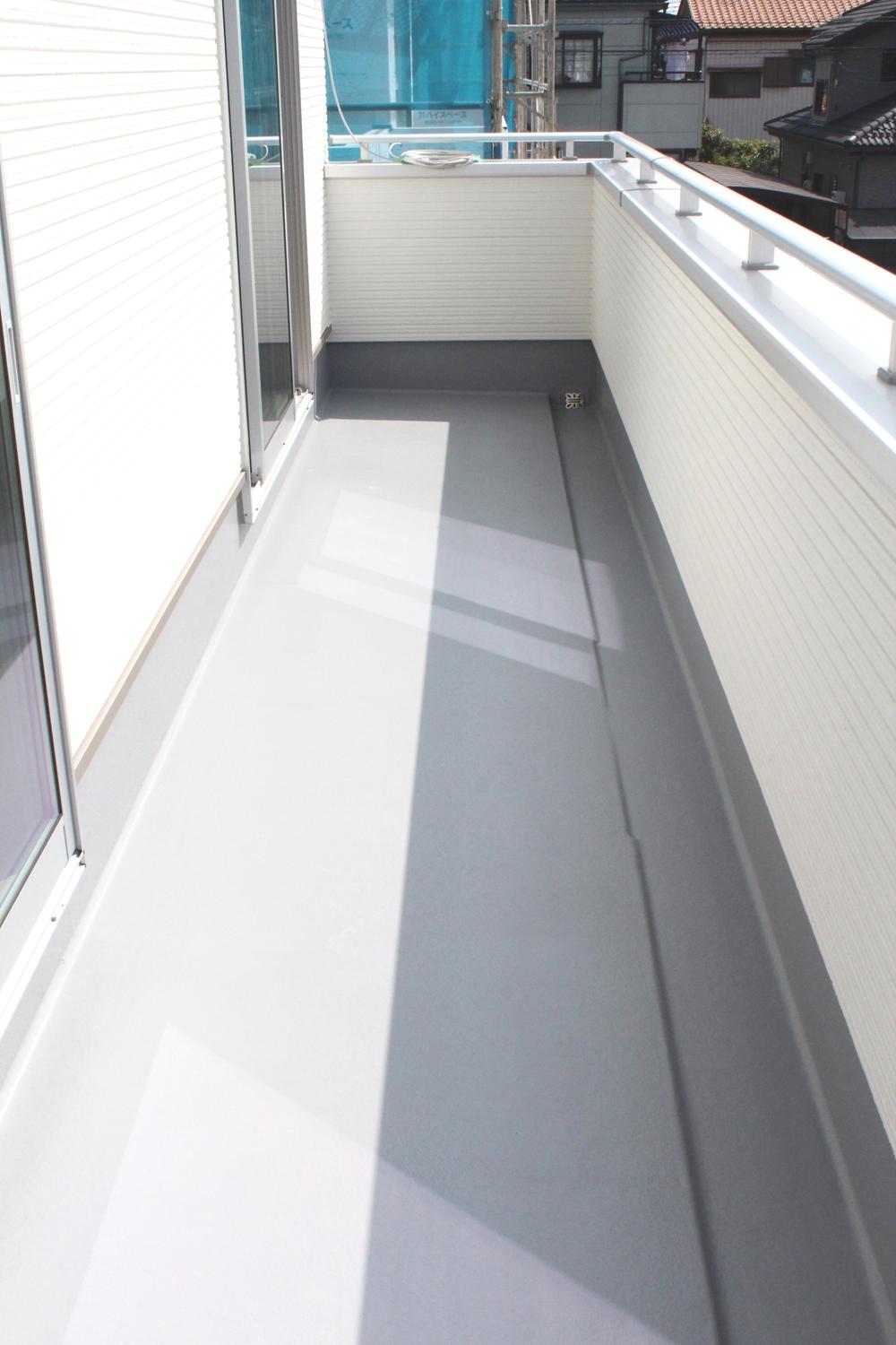 Balcony. Local (August 2013) Shooting