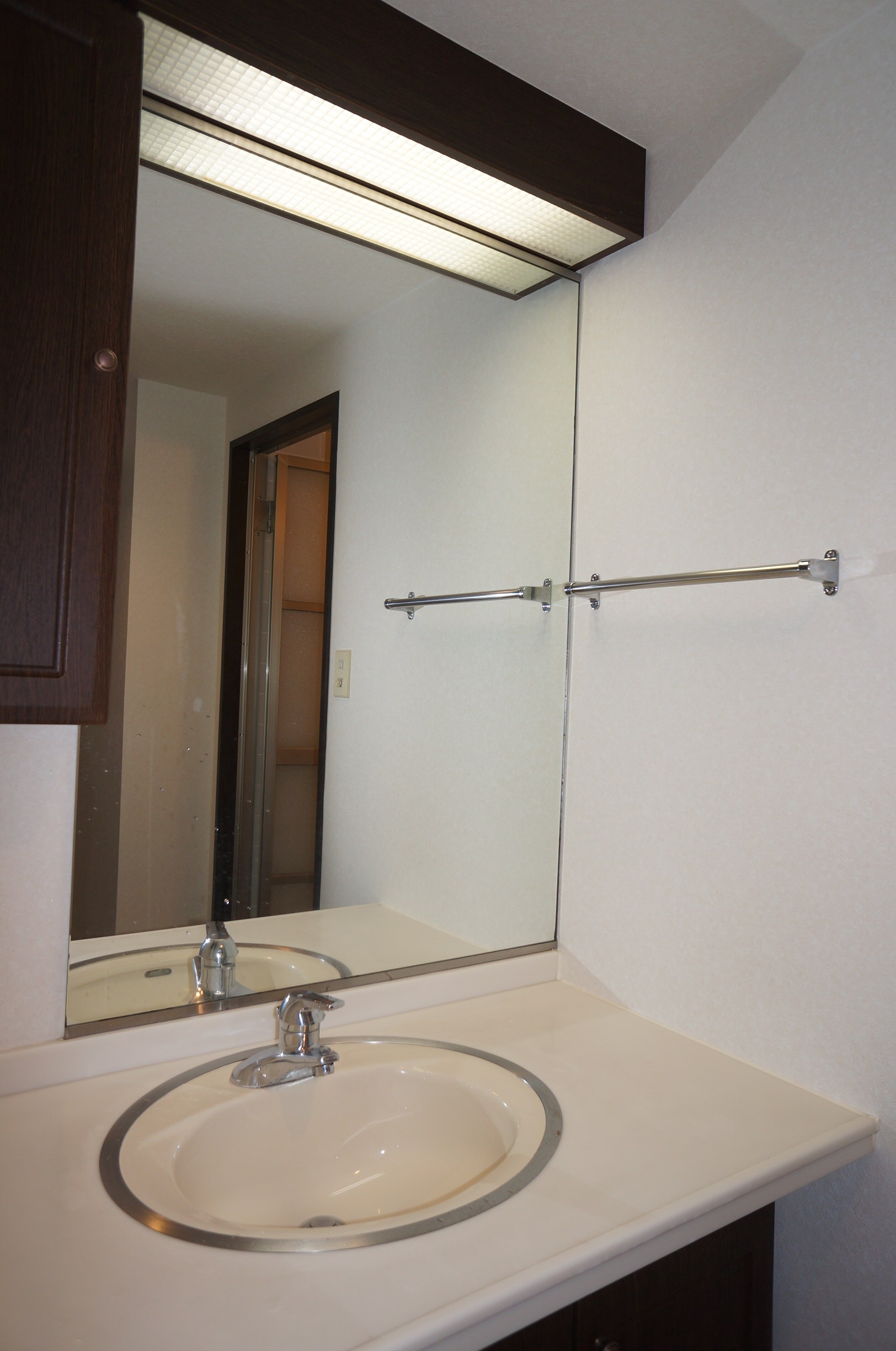 Washroom. Independent wash basin