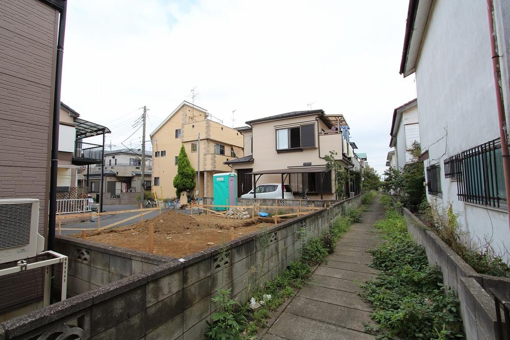 Local appearance photo. The south side is a walking waterways, Ventilation is good per yang