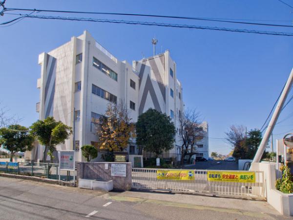 Primary school. 1689m until Yoshikawa City Chatan Elementary School