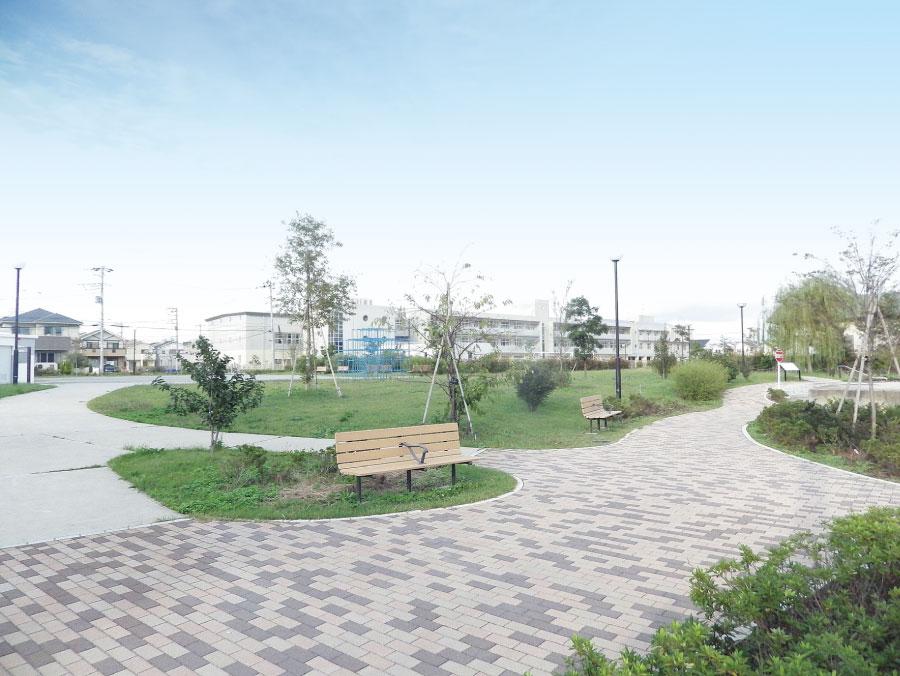 park. Minami 4-chome Park ・  ・  ・ 4-minute walk (300m)