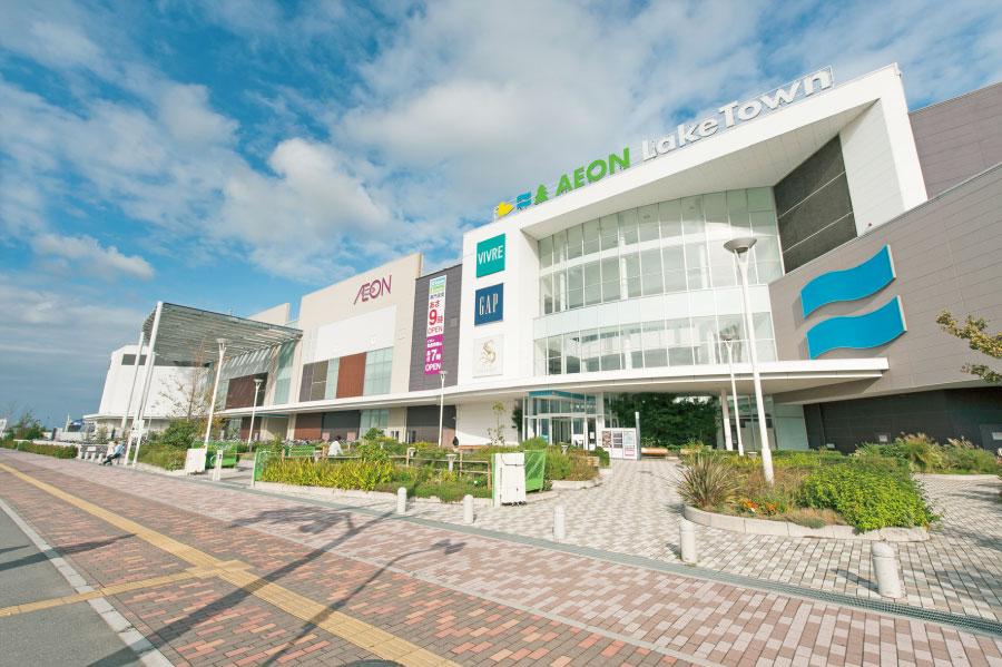 Shopping centre. Aeon Lake Town kaze ・  ・  ・ 4180m