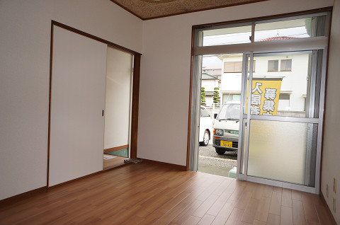 Living and room. 1F Western-style Sunny!