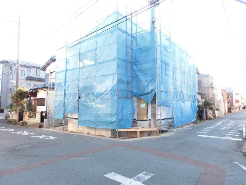 Local appearance photo. Local (12 May 2013) Shooting