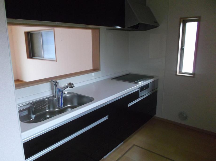 Kitchen. Indoor (10 May 2013) Shooting