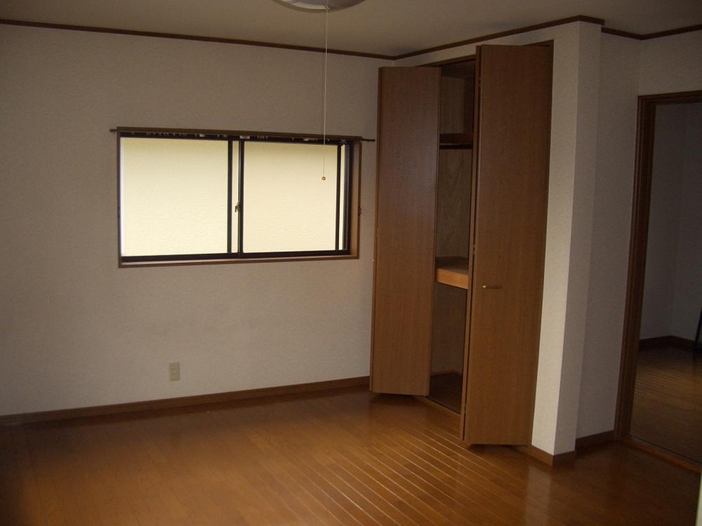 Non-living room. Indoor (11 May 2011) Shooting