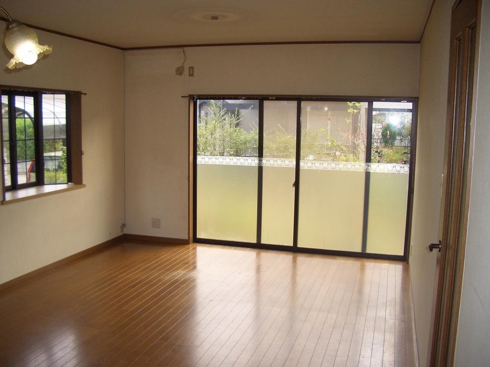 Living. Indoor (11 May 2011) Shooting